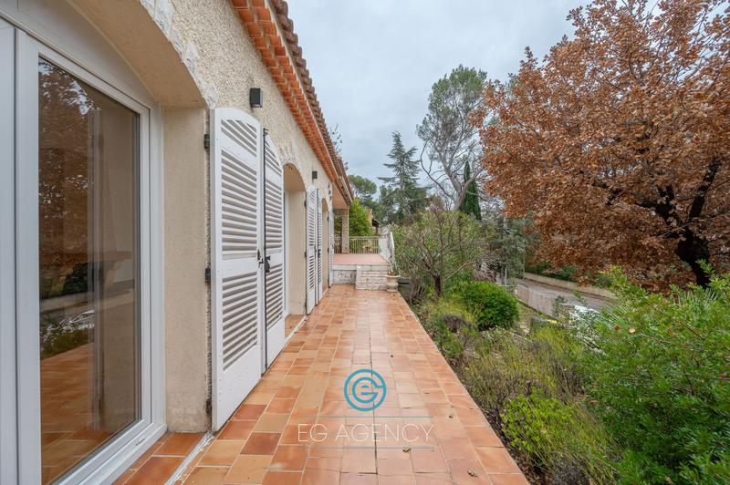 Maison - 162 m² - 7 pièces