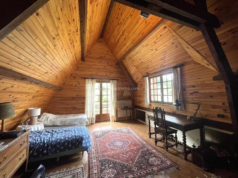 Maison - 190 m² - 8 pièces