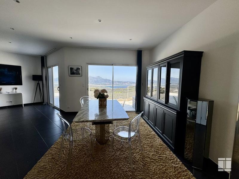 Villa - 185 m² - 5 pièces