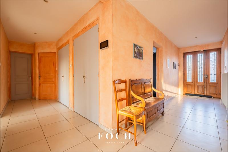 Maison - 290 m² - 8 pièces