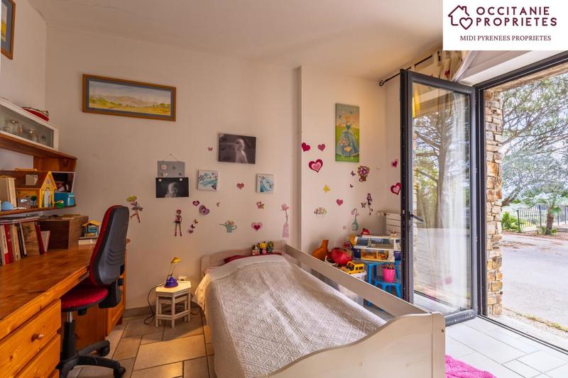 Propriété - 320 m² - 7 pièces