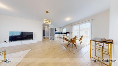 Maison - 96 m² - 5 pièces