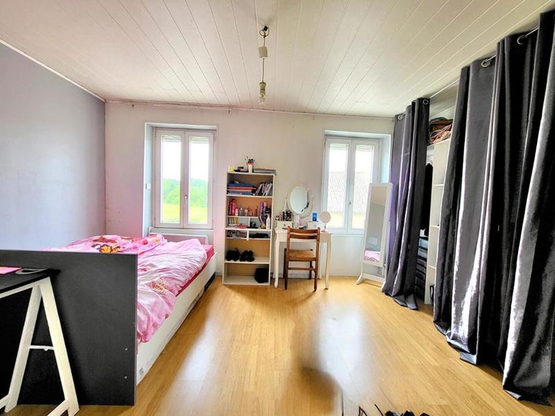 Maison - 104 m² - 6 pièces