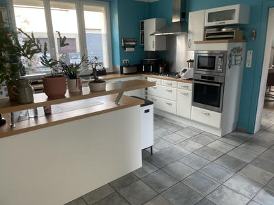 Maison - 190 m² - 8 pièces