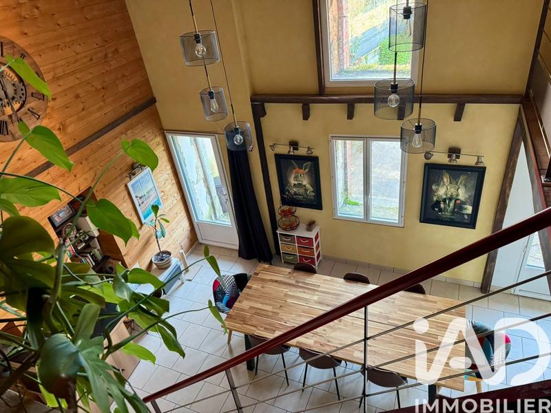 Maison - 217 m² - 6 pièces