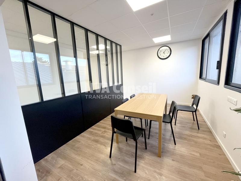 Bureau - 214 m²