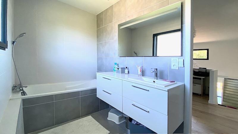 Maison - 144 m² - 5 pièces