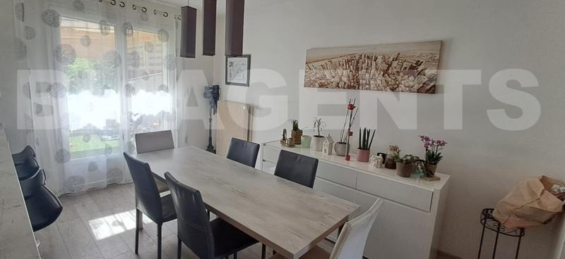 Maison - 256 m² - 12 pièces