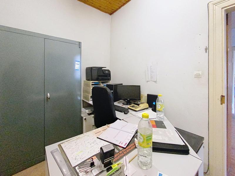 Local d'activités - 135 m² - 5 pièces