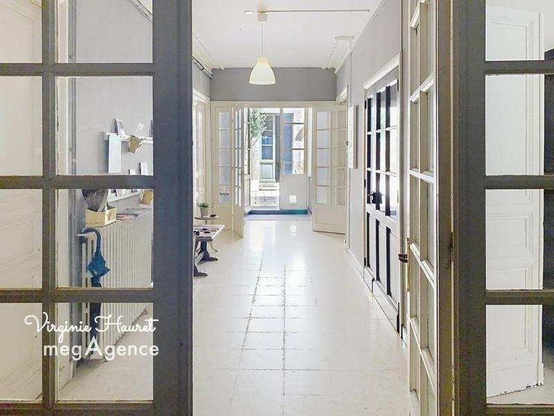 Maison - 270 m² - 10 pièces