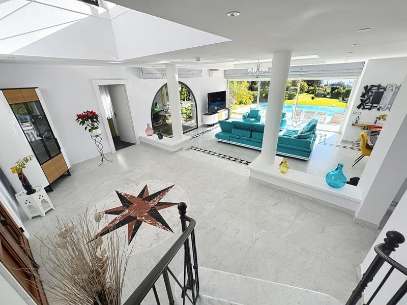 Maison - 230 m² - 5 pièces