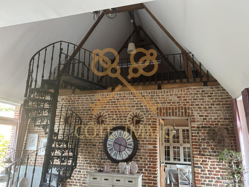 Maison - 236 m² - 8 pièces