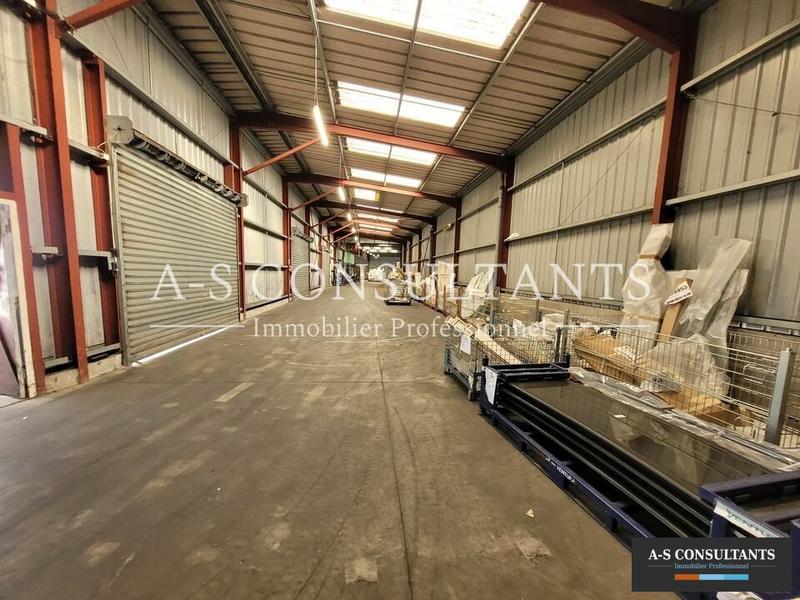 Local d'activité / Entrepôt - 2 900 m²