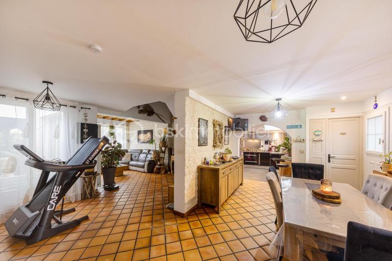 Maison - 136 m² - 8 pièces