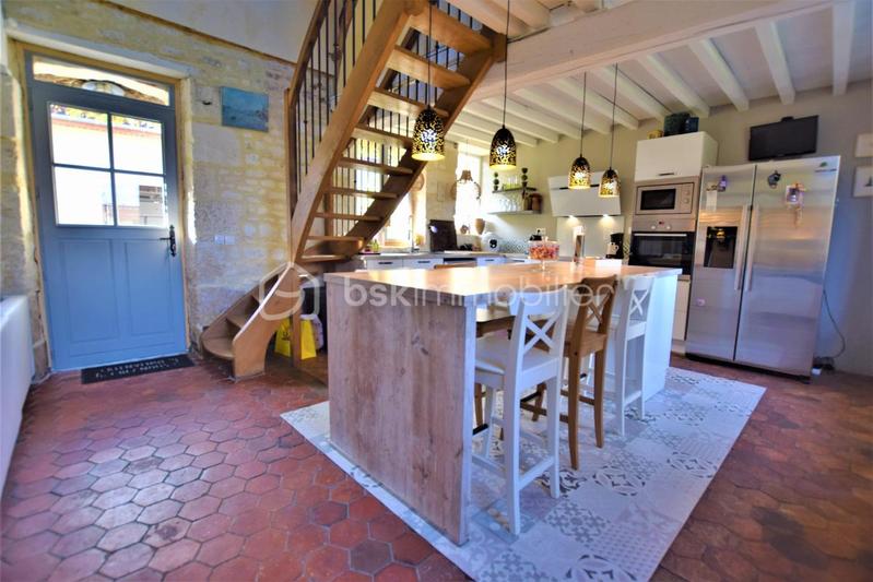 Maison en pierre - 164 m² - 7 pièces