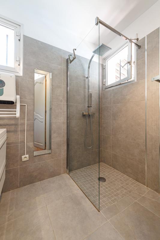 Propriété - 417 m² - 6 pièces