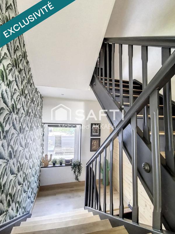 Maison - 250 m² - 8 pièces