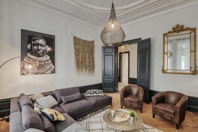 Maison - 251 m² - 12 pièces