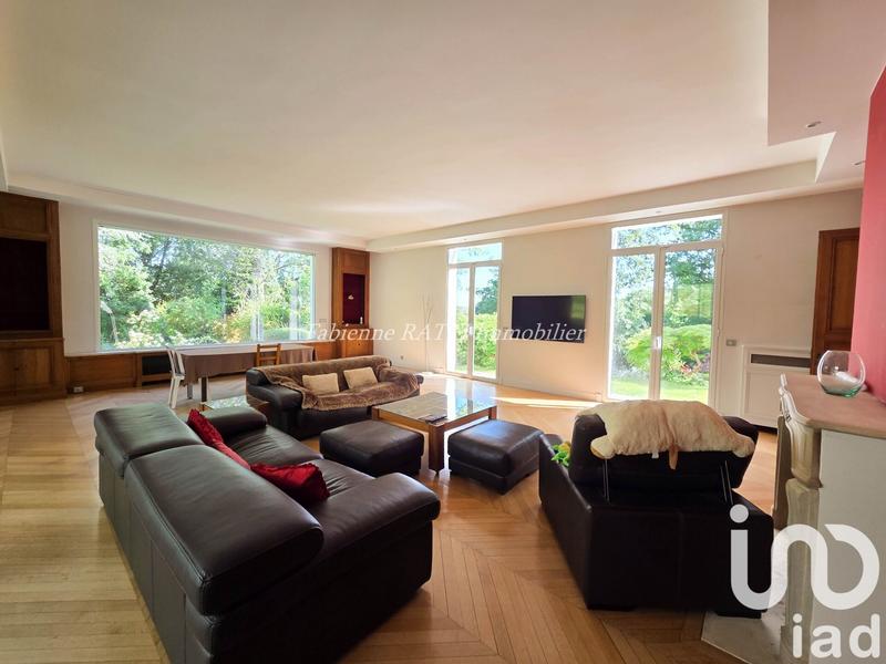 Maison - 410 m² - 9 pièces