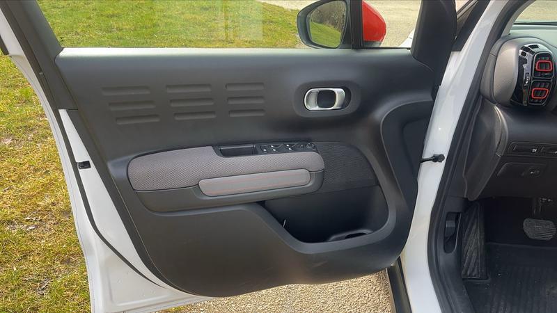 Citroën C3 Aircross 1.5 BlueHDi 120 Eat6 Urban Red