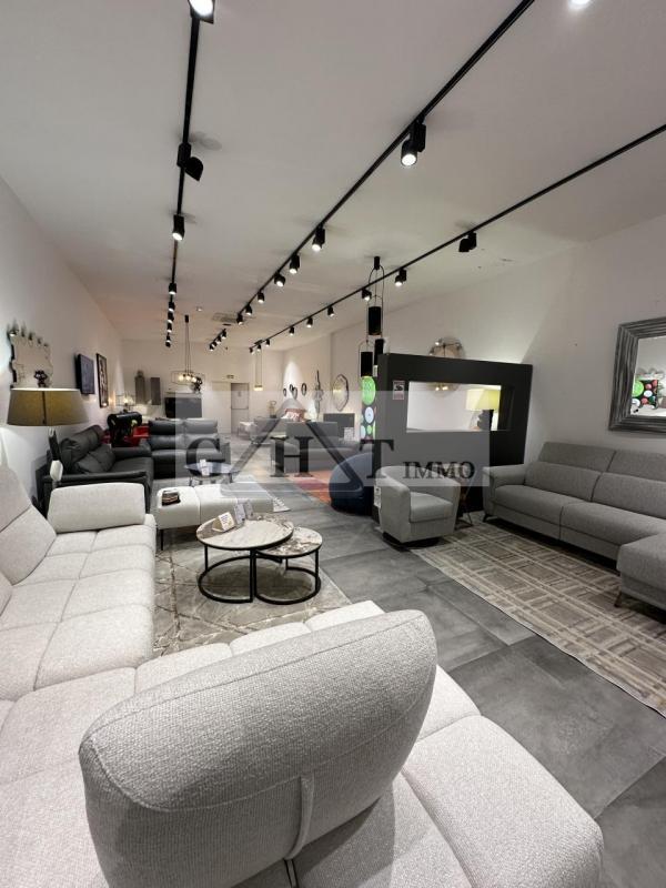 Local commercial - 380 m²