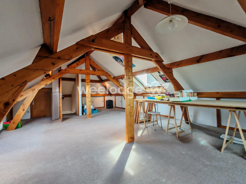 Maison - 208 m² - 10 pièces