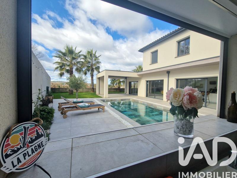 Maison - 230 m² - 9 pièces