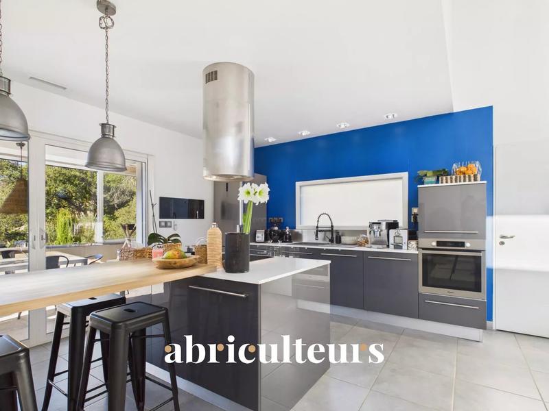 Maison - 139 m² - 5 pièces