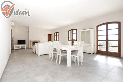 Maison - 227 m² - 8 pièces