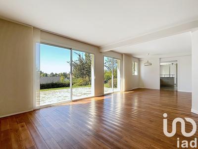 Maison - 210 m² - 7 pièces