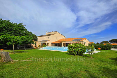 Villa - 258 m² - 9 pièces