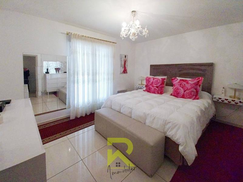 Villa - 176 m² - 5 pièces