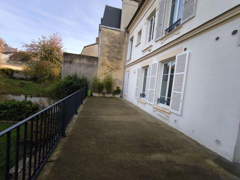Maison - 400 m² - 7 pièces