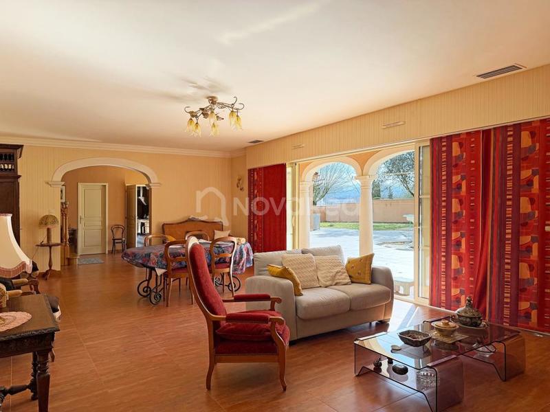 Villa - 241 m² - 7 pièces