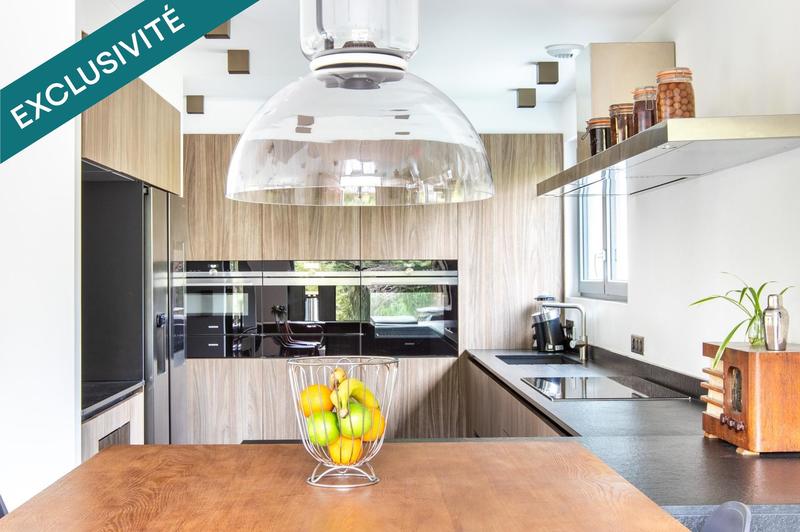 Maison - 240 m² - 10 pièces