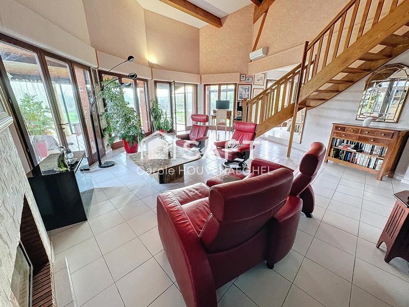 Maison - 260 m² - 9 pièces