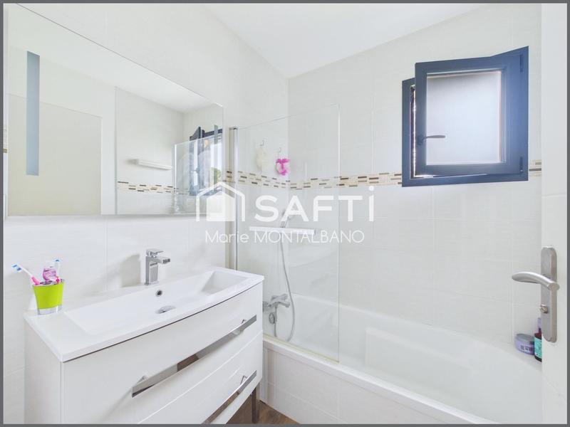 Maison - 97 m² - 4 pièces