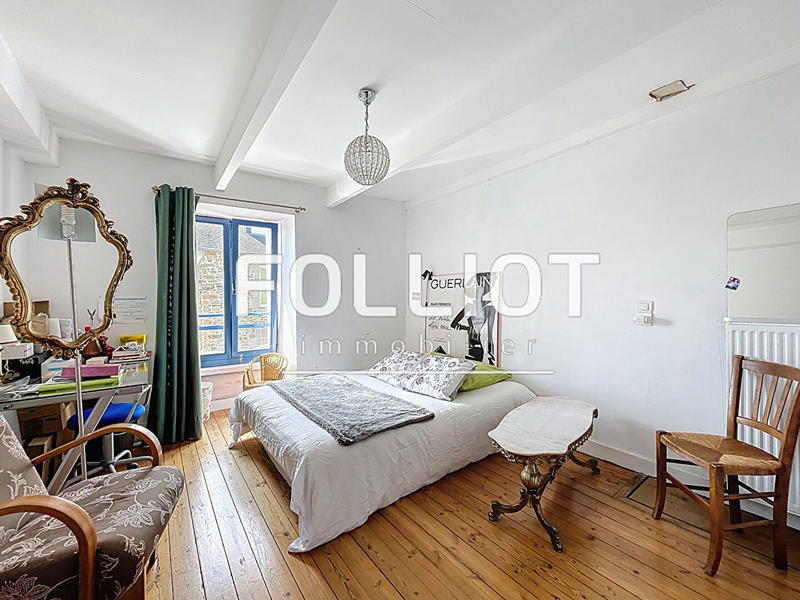 Maison - 182 m² - 7 pièces