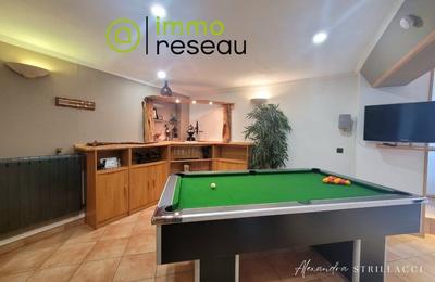 Maison - 190 m² - 8 pièces