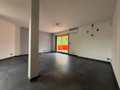 Appartement - 75 m² - 2 pièces