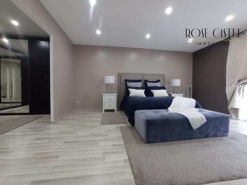 Maison contemporaine - 251 m² - 6 pièces