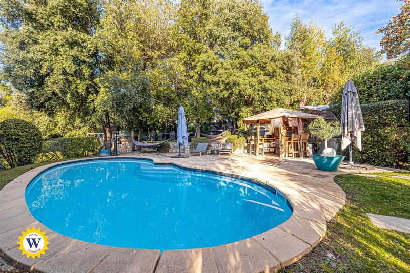 Villa - 350 m² - 8 pièces