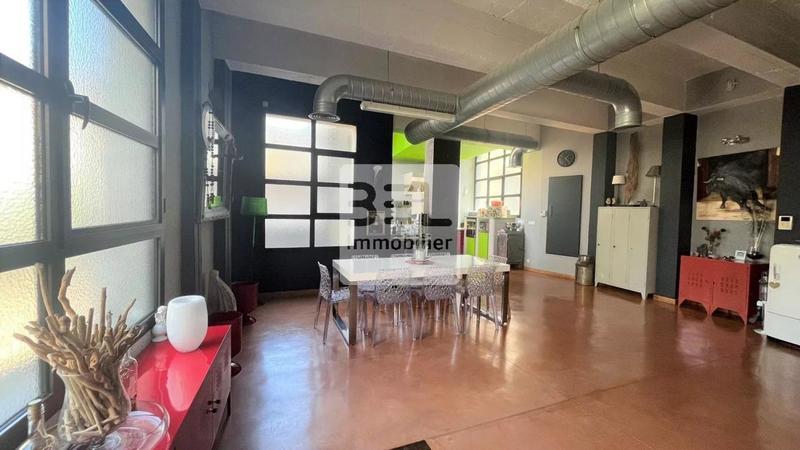 Loft - 300 m² - 6 pièces