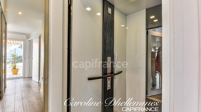 Maison - 263 m² - 7 pièces