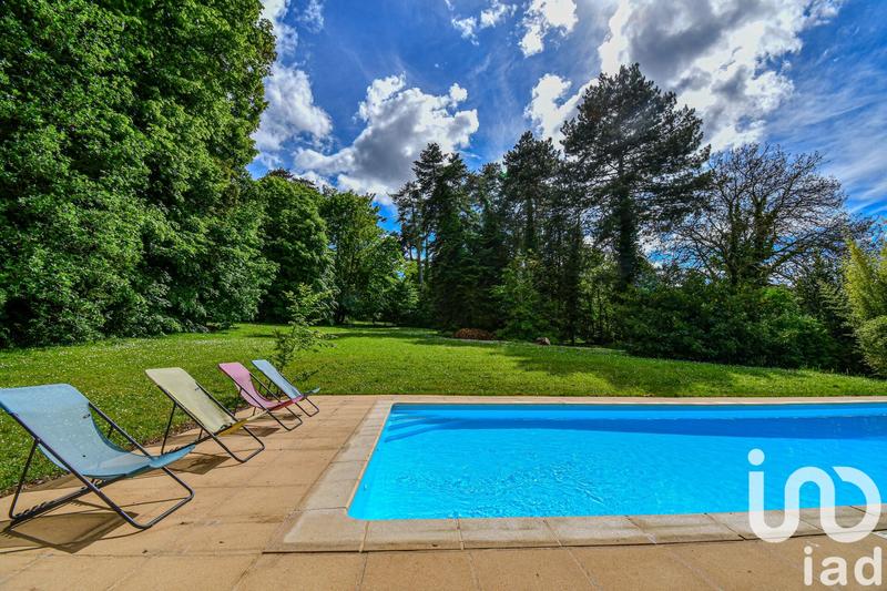 Maison - 360 m² - 13 pièces