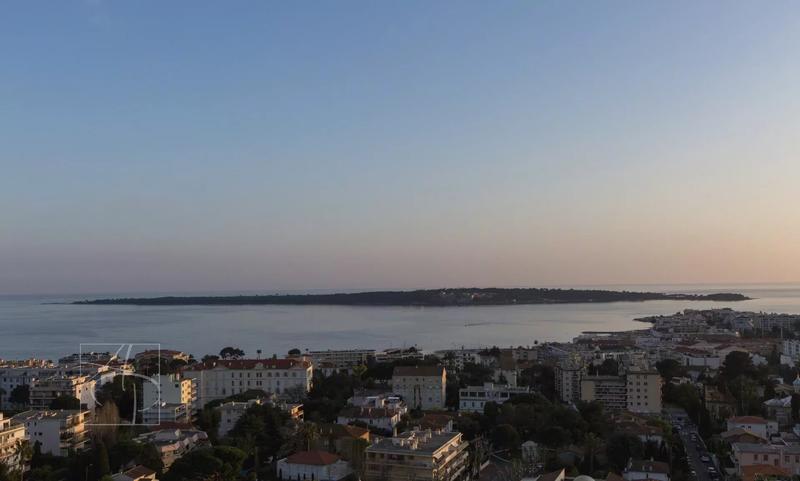 Appartement - 163 m² - 5 pièces