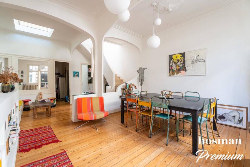 Maison - 250 m² - 7 pièces