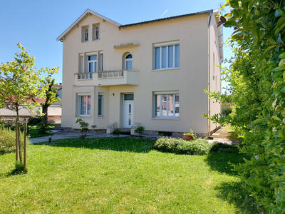 Maison - 231 m² - 7 pièces