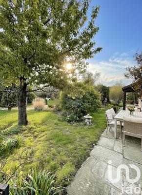 Maison - 180 m² - 8 pièces