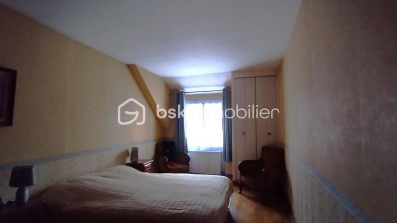 Maison - 228 m² - 7 pièces